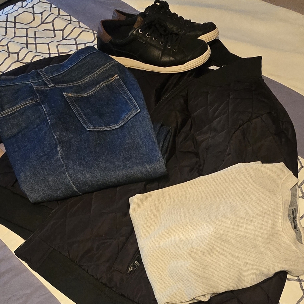 Black Quilted Jacket and Blue Jeans Set